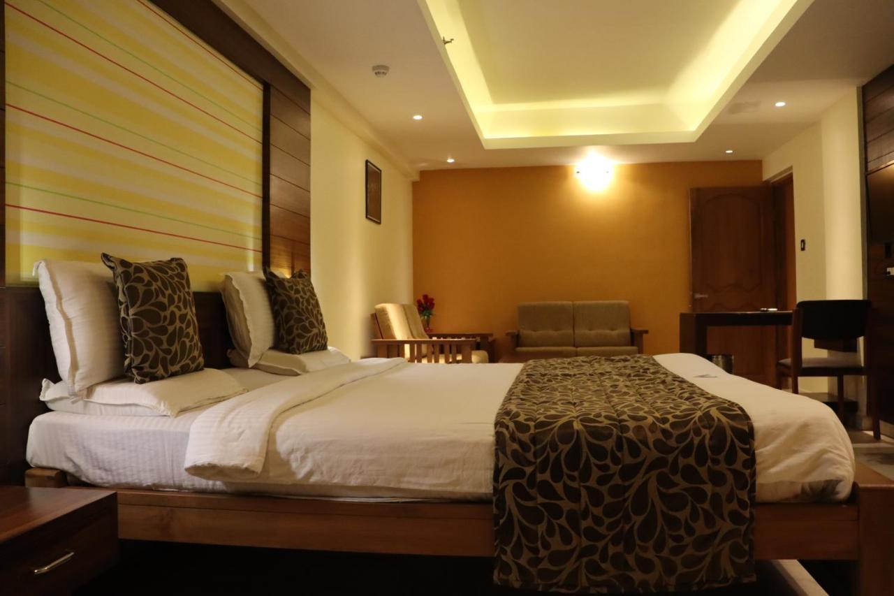 Hotel Madhuvan Serai Manipal Kültér fotó
