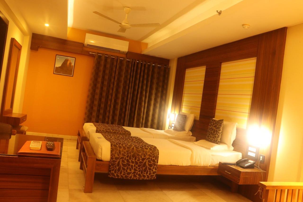 Hotel Madhuvan Serai Manipal Kültér fotó