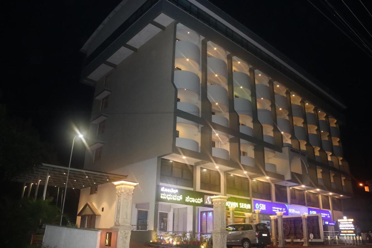 Hotel Madhuvan Serai Manipal Kültér fotó