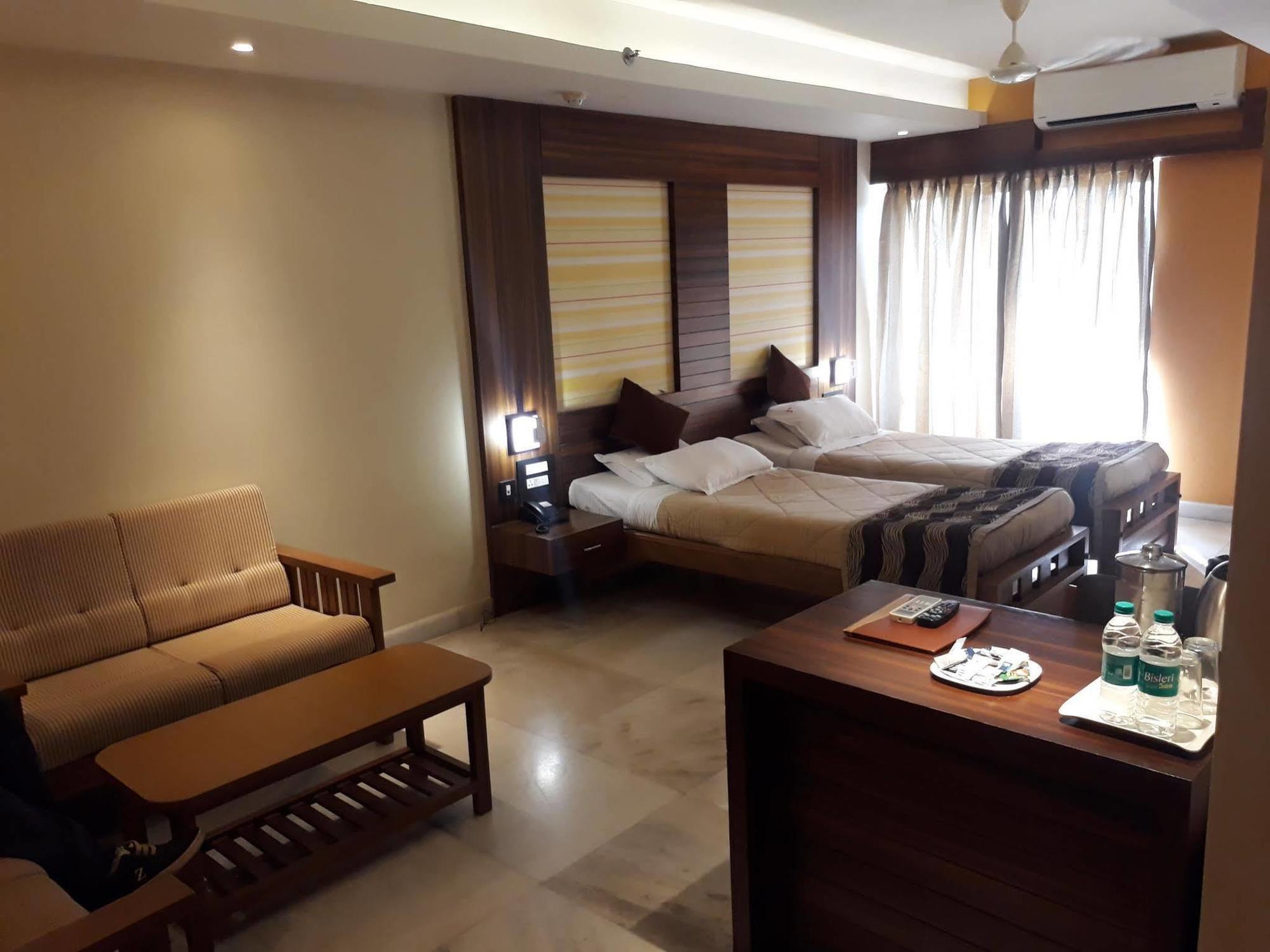 Hotel Madhuvan Serai Manipal Kültér fotó