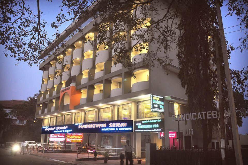 Hotel Madhuvan Serai Manipal Kültér fotó