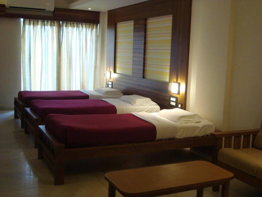 Hotel Madhuvan Serai Manipal Kültér fotó