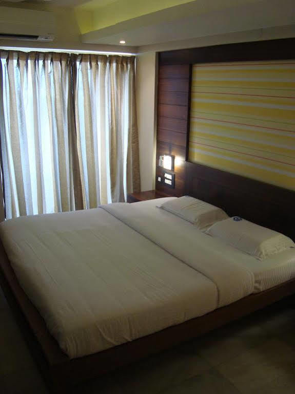 Hotel Madhuvan Serai Manipal Kültér fotó