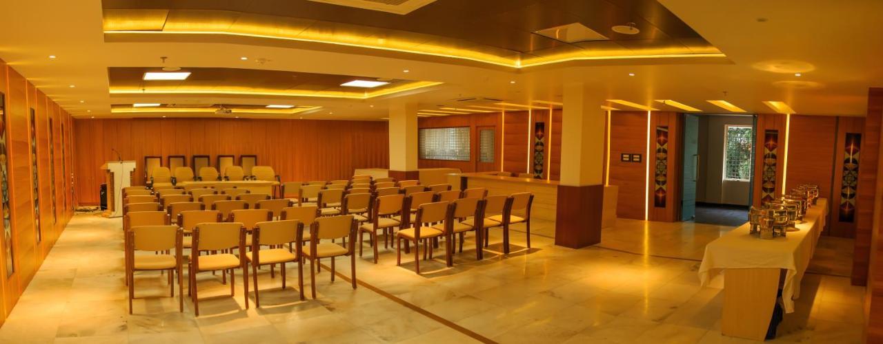 Hotel Madhuvan Serai Manipal Kültér fotó